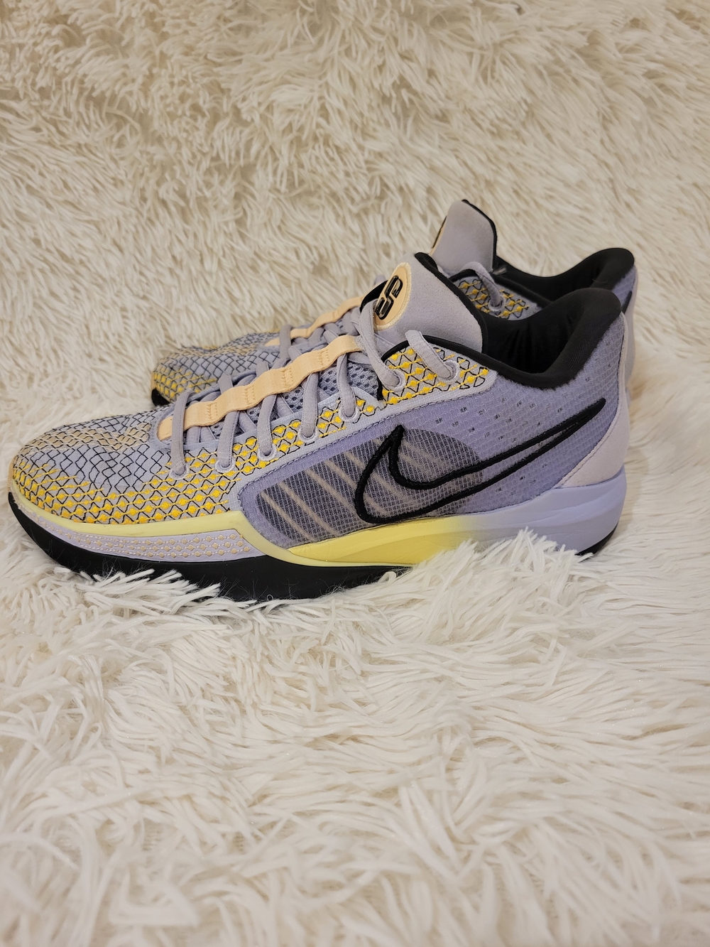 Nike Women's Grey Yellow Training Shoes